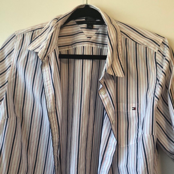 Button down - Picture 2 of 3